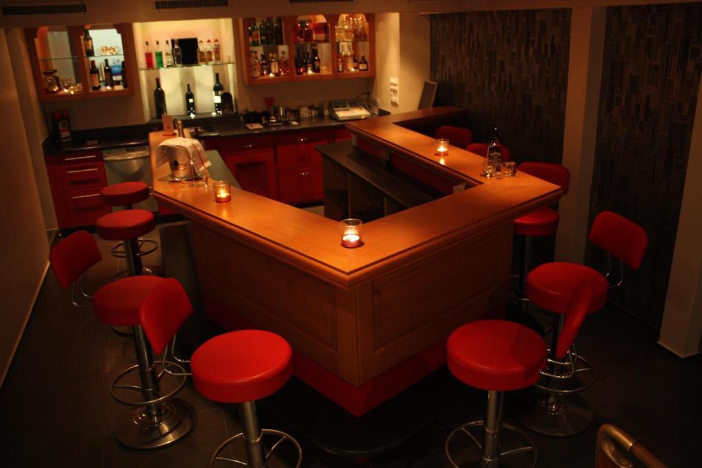 Hotel Engel Еметен Екстериор снимка