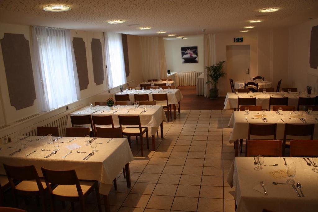 Hotel Engel Еметен Екстериор снимка