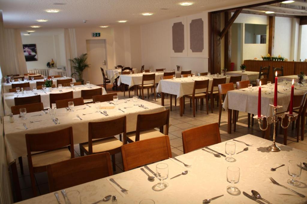 Hotel Engel Еметен Екстериор снимка