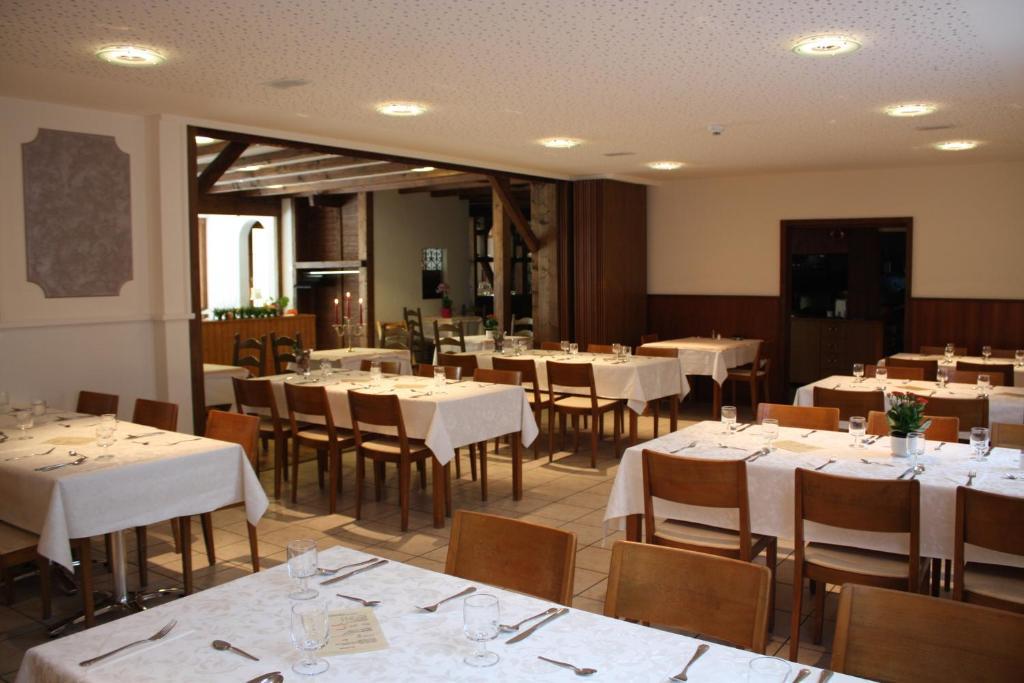 Hotel Engel Еметен Екстериор снимка