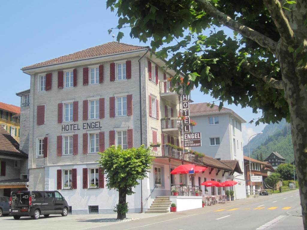 Hotel Engel Еметен Екстериор снимка