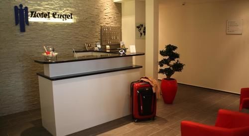 Hotel Engel Еметен Екстериор снимка